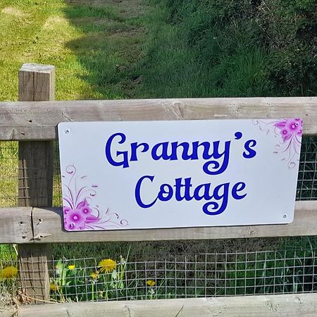 Granny'S Cottage, A Lovely Lakeside Cottage Donegal Town Exterior foto